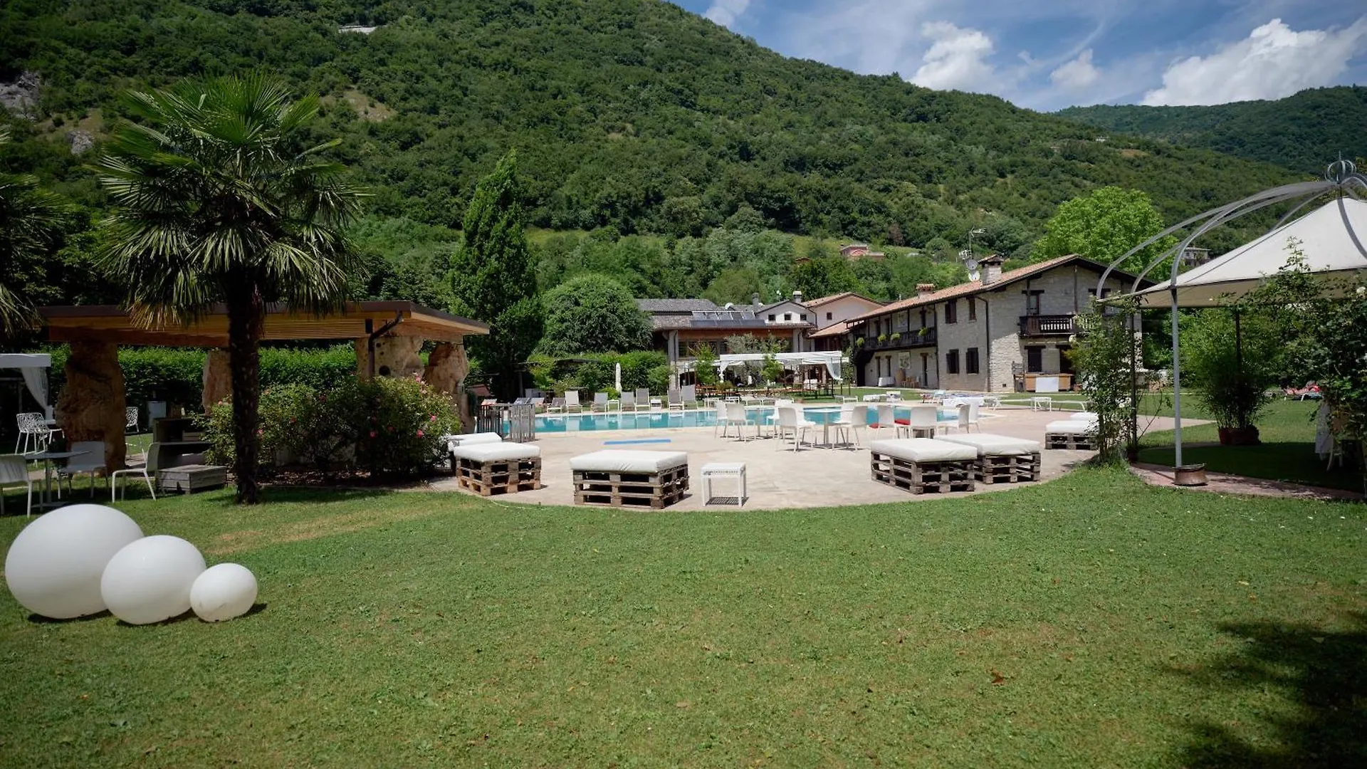 Ai Cadelach Hotel Giulia Revine Lago