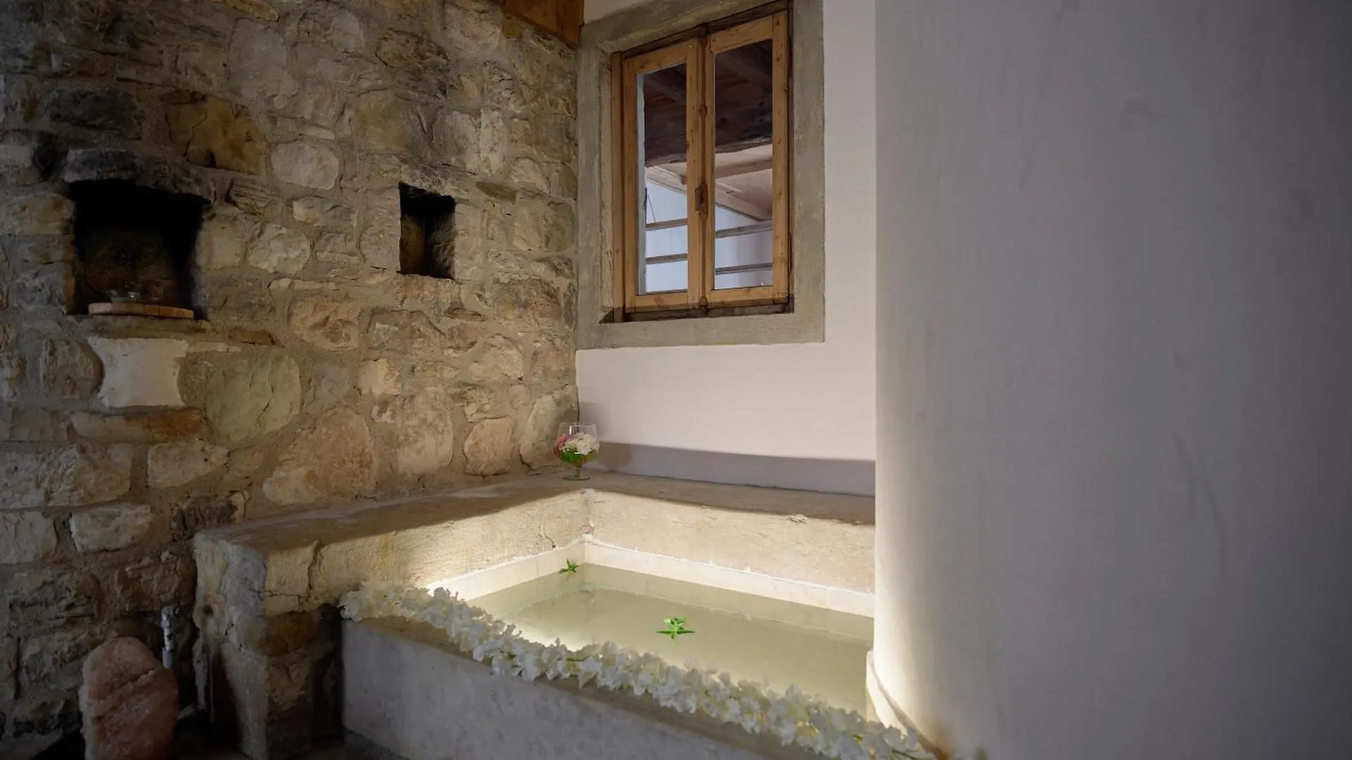 Ai Cadelach Hotel Giulia Revine Lago 3*,