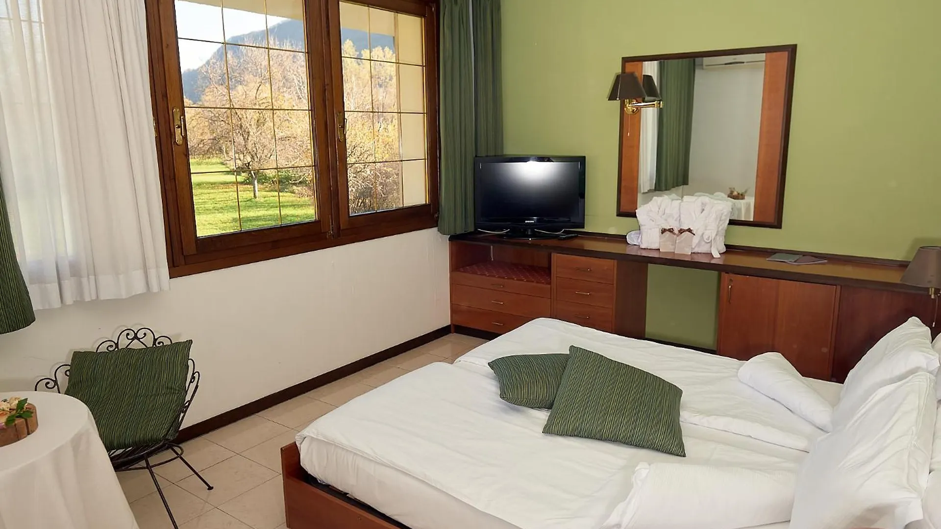 Ai Cadelach Hotel Giulia Revine Lago