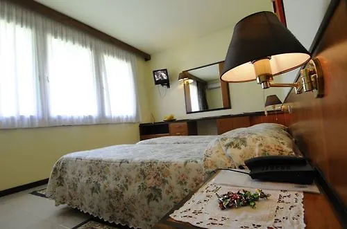 Ai Cadelach Hotel Giulia Revine Lago Itália