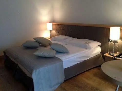Ai Cadelach Hotel Giulia Revine Lago